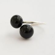Pompom Ring 2 Perlen - black